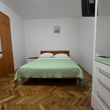 Studio Apartment Vita شقة *